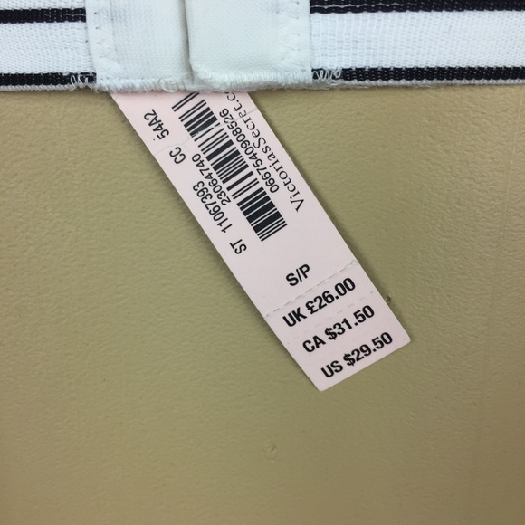 Victoria’s Secret White and Black Bra - Picture 4 of 4